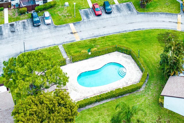 1875 Abbey Road, West Palm Beach, FL 33415