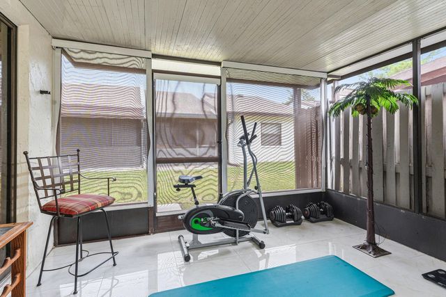 1875 Abbey Road, West Palm Beach, FL 33415