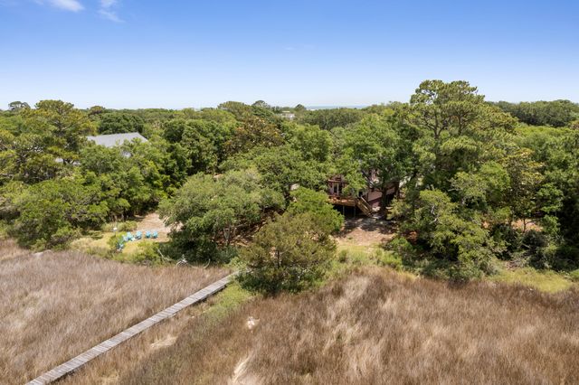 218 E Huron Avenue, Folly Beach, SC 29439