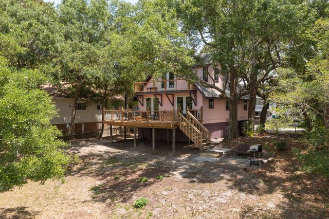 218 E Huron Avenue, Folly Beach, SC 29439