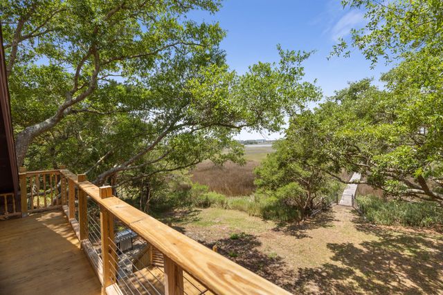 218 E Huron Avenue, Folly Beach, SC 29439