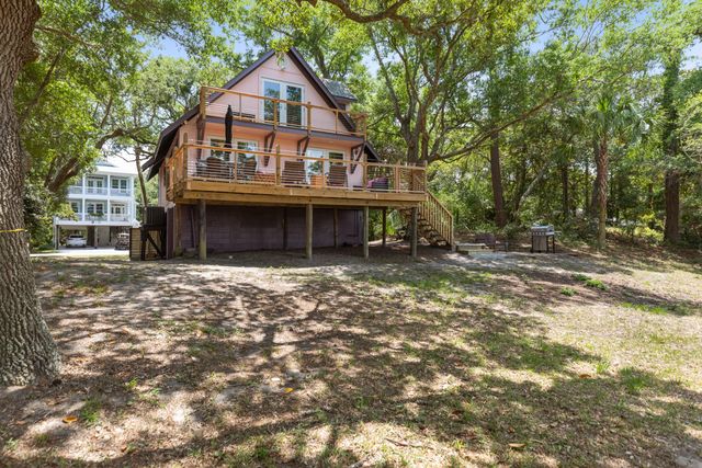 218 E Huron Avenue, Folly Beach, SC 29439