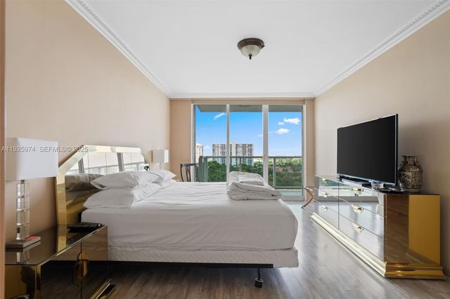 3201 NE 183rd St 1107, Aventura, FL 33160