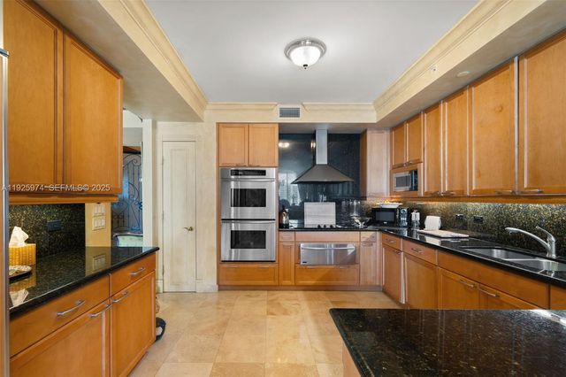 3201 NE 183rd St 1107, Aventura, FL 33160