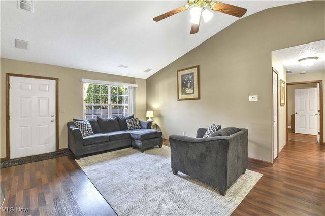 2703 Shakespeare Lane, Avon, OH 44011