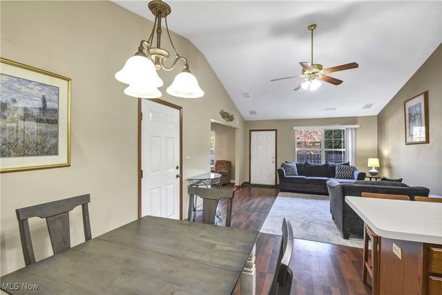 2703 Shakespeare Lane, Avon, OH 44011