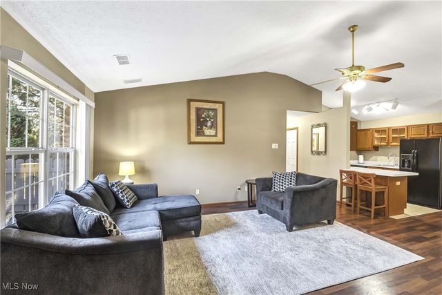 2703 Shakespeare Lane, Avon, OH 44011