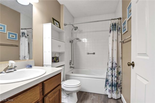 2703 Shakespeare Lane, Avon, OH 44011