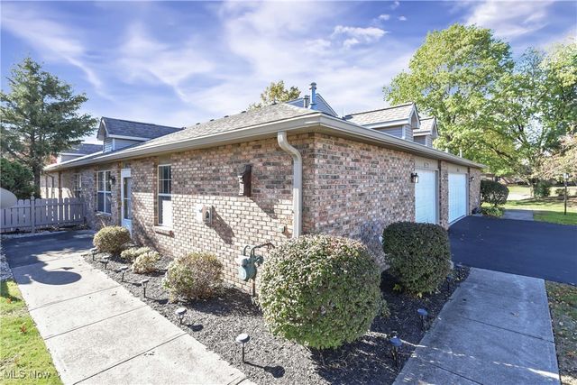 2703 Shakespeare Lane, Avon, OH 44011