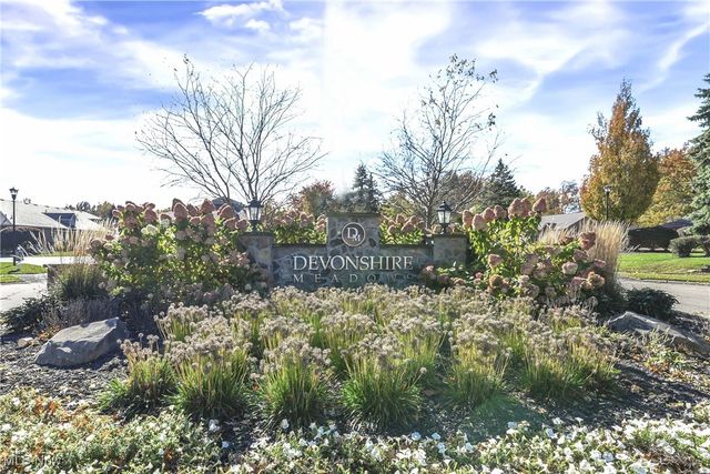 2703 Shakespeare Lane, Avon, OH 44011