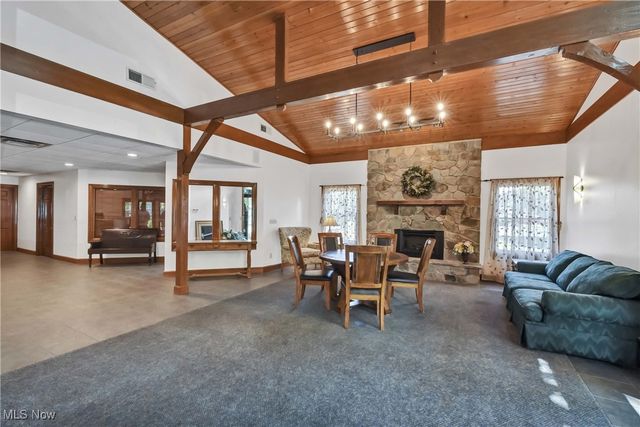 2703 Shakespeare Lane, Avon, OH 44011