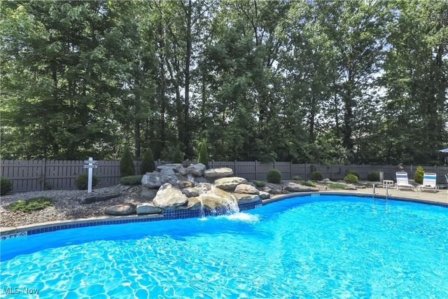 2703 Shakespeare Lane, Avon, OH 44011