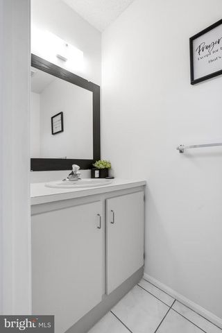 78 SUSSEX PL, Absecon, NJ 08205