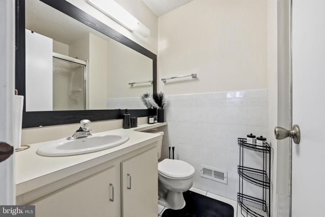 78 SUSSEX PL, Absecon, NJ 08205