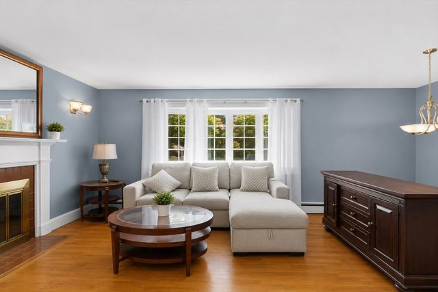 165 King Philip St, Weymouth, MA 02190