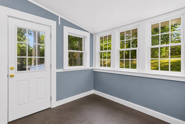 165 King Philip St, Weymouth, MA 02190