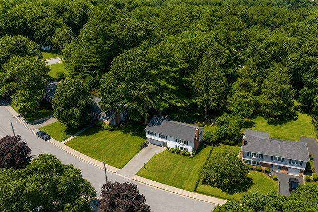 165 King Philip St, Weymouth, MA 02190