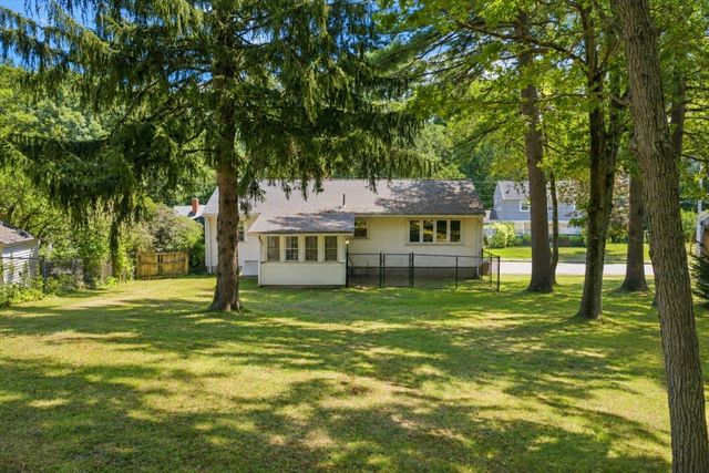 165 King Philip St, Weymouth, MA 02190