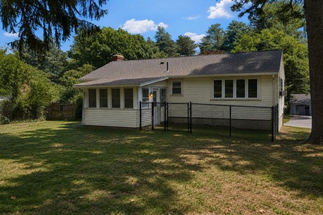 165 King Philip St, Weymouth, MA 02190