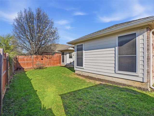 420 Stirling Road, Rhome, TX 76078