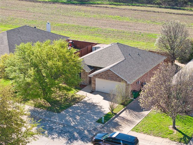 420 Stirling Road, Rhome, TX 76078