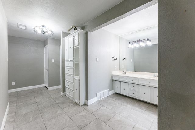 7012 Nashville Drive, Lubbock, TX 79413