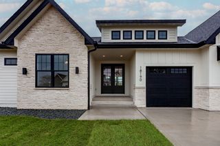 18190 Hidden Knoll, Clive, IA 50325