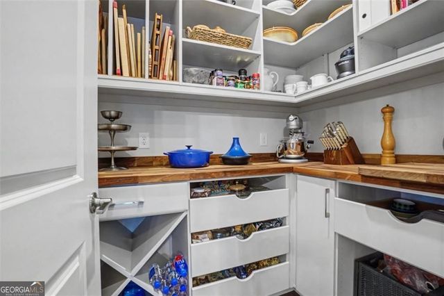 6630 Thicket Aly, Alpharetta, GA 30005