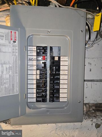 631 DUNKLE ST, Harrisburg, PA 17104