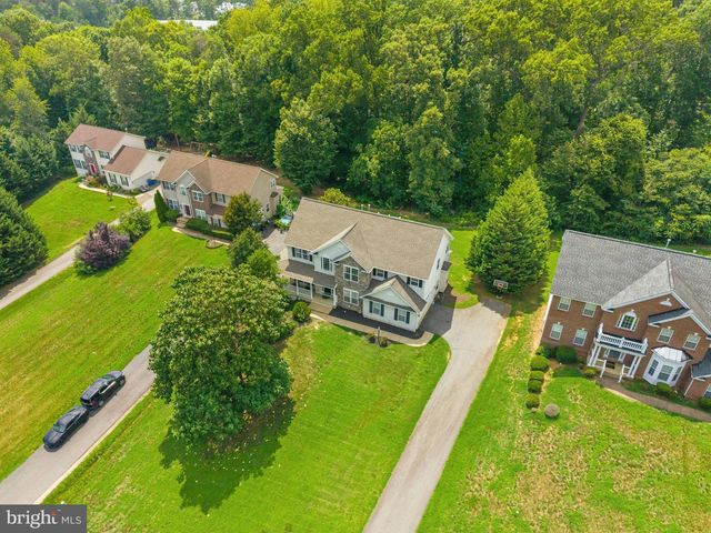 6 TOWERING OAKS DR, Fredericksburg, VA 22405