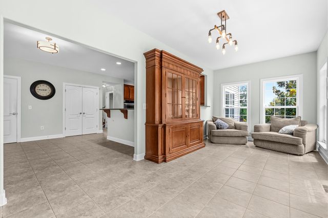 6 TOWERING OAKS DR, Fredericksburg, VA 22405