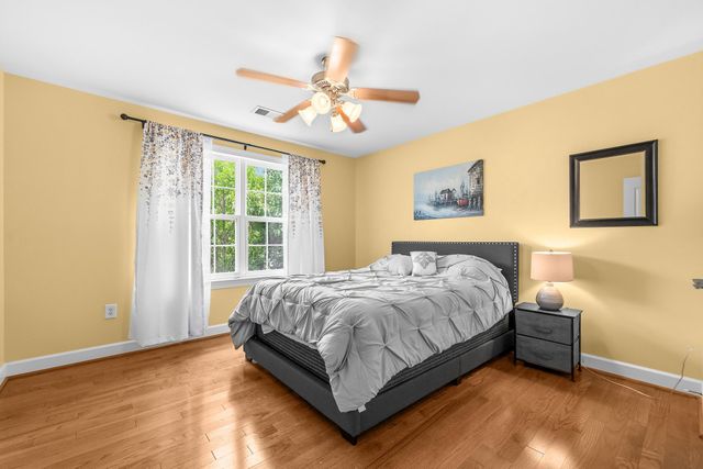 6 TOWERING OAKS DR, Fredericksburg, VA 22405
