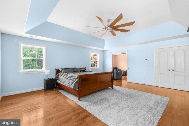 6 TOWERING OAKS DR, Fredericksburg, VA 22405