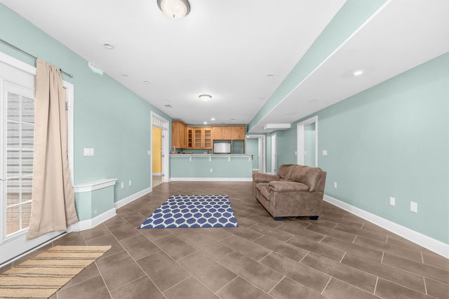 6 TOWERING OAKS DR, Fredericksburg, VA 22405