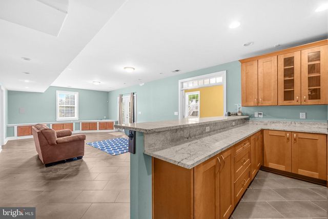 6 TOWERING OAKS DR, Fredericksburg, VA 22405