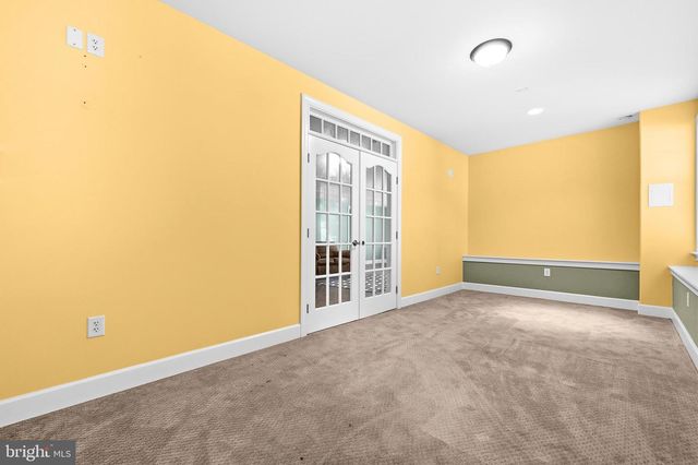 6 TOWERING OAKS DR, Fredericksburg, VA 22405