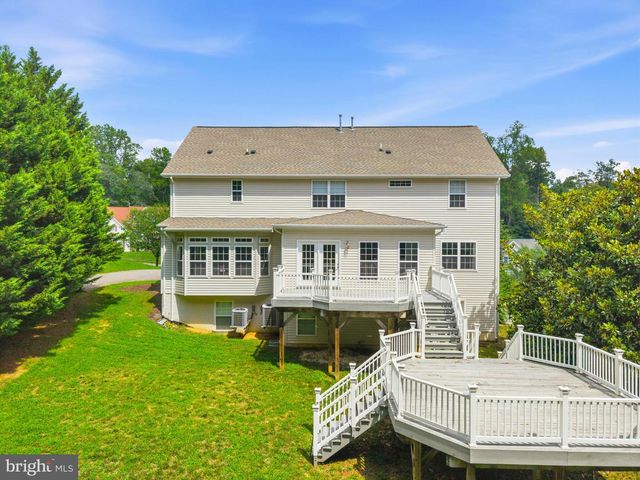 6 TOWERING OAKS DR, Fredericksburg, VA 22405