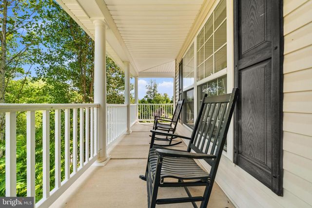 6 TOWERING OAKS DR, Fredericksburg, VA 22405