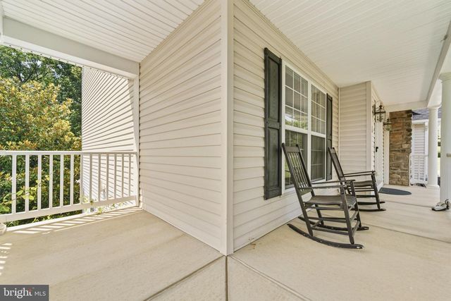 6 TOWERING OAKS DR, Fredericksburg, VA 22405
