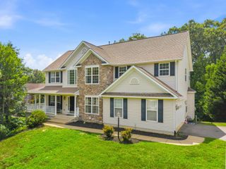 6 TOWERING OAKS DR, Fredericksburg, VA 22405