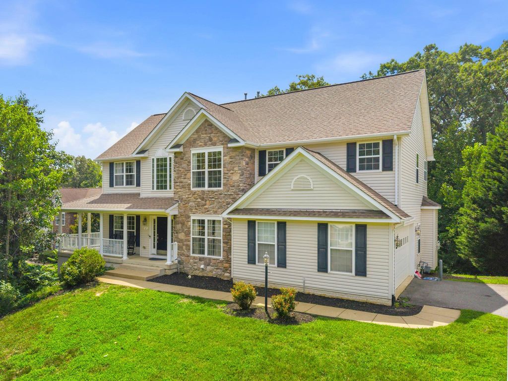 6 TOWERING OAKS DR, Fredericksburg, VA 22405