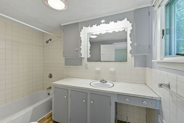 59 Hope Ln, Dennis, MA 02638