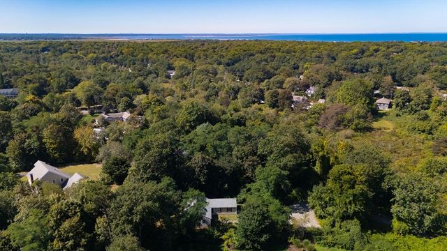 59 Hope Ln, Dennis, MA 02638
