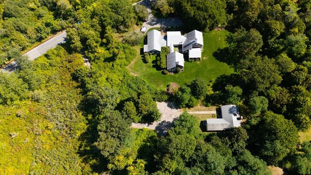 59 Hope Ln, Dennis, MA 02638