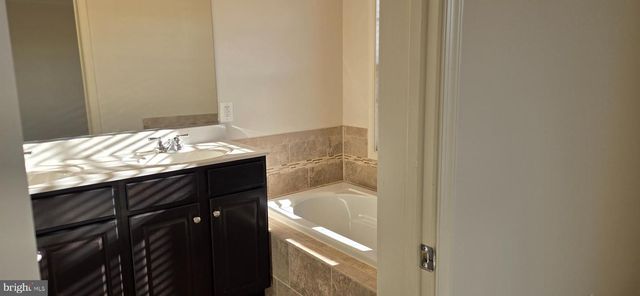 14067 MARKETCENTER DR, Clarksburg, MD 20871