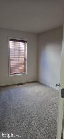 14067 MARKETCENTER DR, Clarksburg, MD 20871