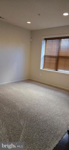 14067 MARKETCENTER DR, Clarksburg, MD 20871