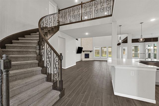 15302 Spring Lake Avenue, Mont Belvieu, TX 77523