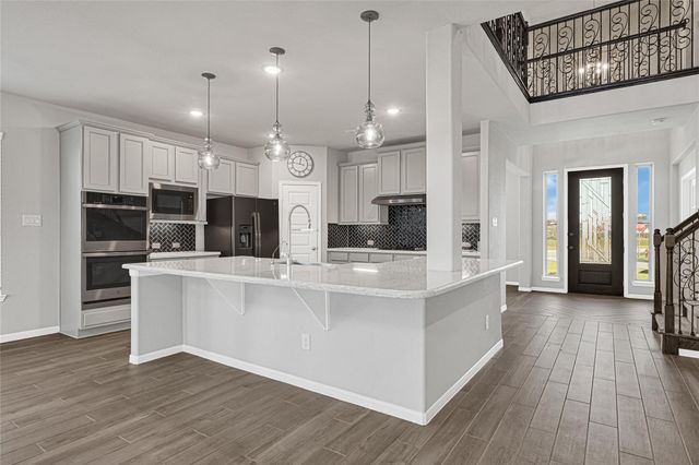 15302 Spring Lake Avenue, Mont Belvieu, TX 77523