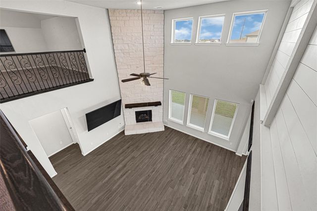 15302 Spring Lake Avenue, Mont Belvieu, TX 77523